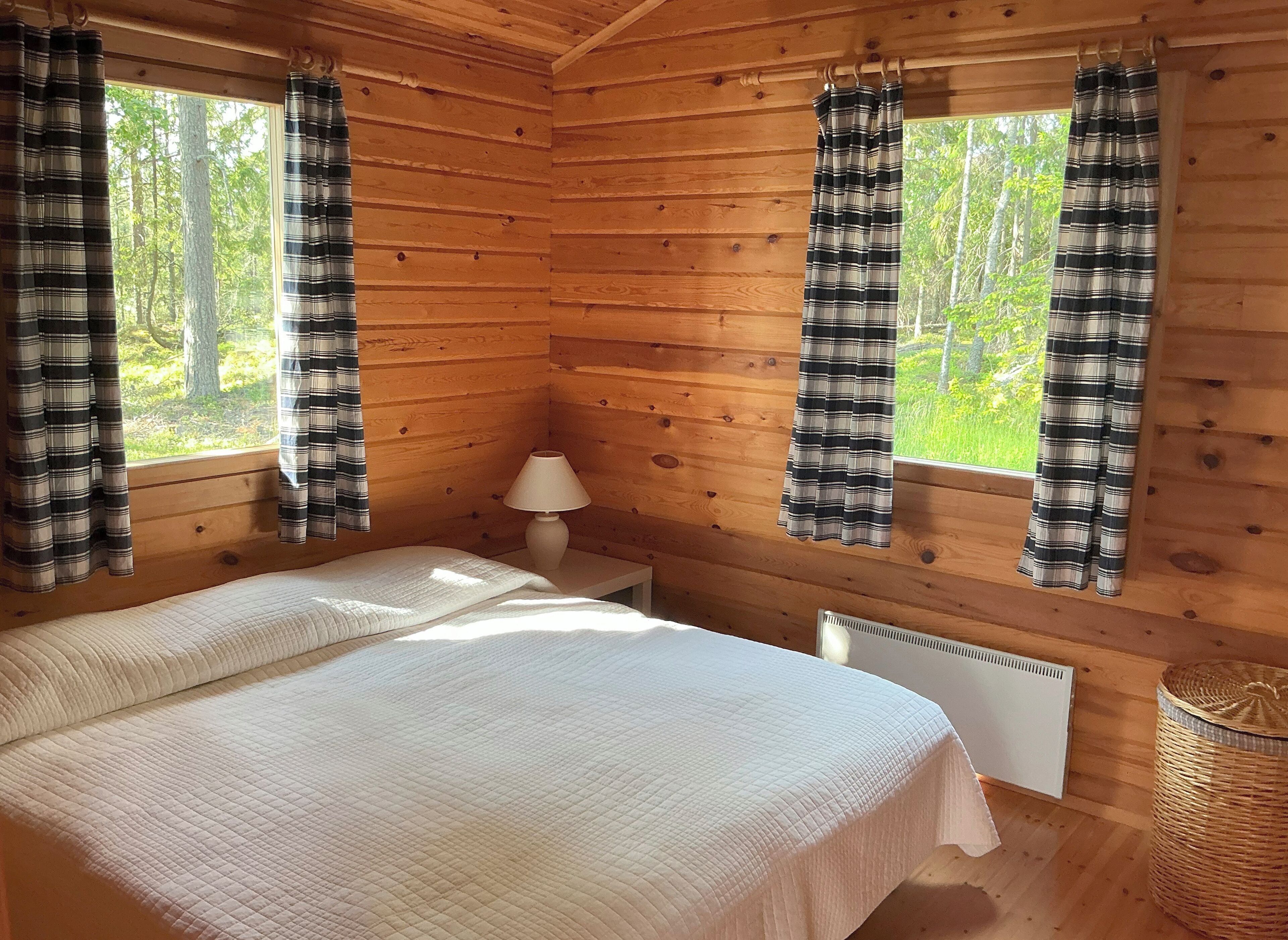 4 bedrooms, free WiFi, bed sheets