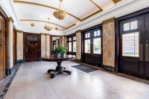  Luxury Fireplace Rooftop Spa Loft Gym EV+ Med Cntr