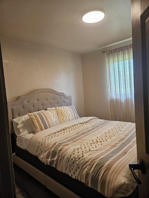 3 bedrooms, WiFi, bed sheets