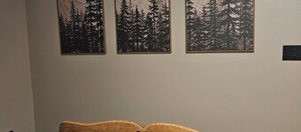 Escape to High Haven House: Your Cozy Home Away from Home!