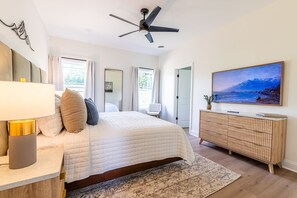 3 habitaciones, tabla de planchar con plancha y cuna de viaje