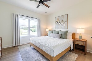 3 chambres, fer et planche à repasser, lit parapluie, Wi-Fi gratuit