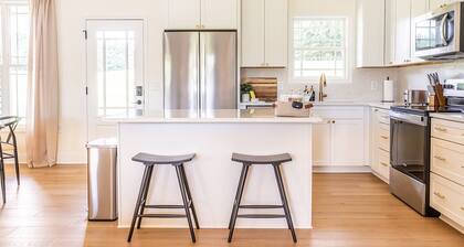 New Home in Tusculum - ALL King Beds! No Cleaning Fees!