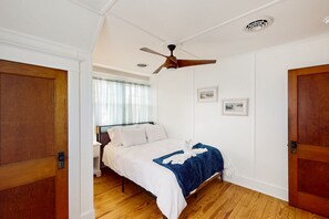 3 chambres, fer et planche à repasser, accès Internet, draps fournis