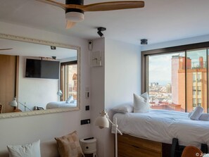 مكواة/لوح كي وملاءات أسرّة