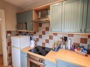 Cottage | Private kitchen | Cookware/dishes/utensils