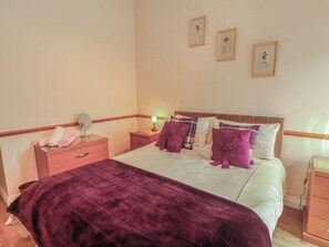 Cottage | 2 bedrooms, WiFi (free), individually decorated, individually furnished