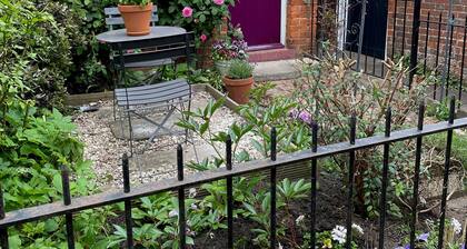 Historic 1Bd Cottage In Heart Of Farnham
