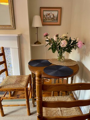 Cottage | Dining room