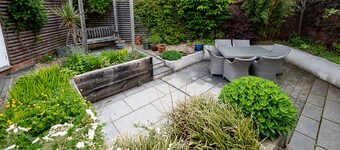 Spacious 4Bd Home With Patio Garden, Bbq & Parking