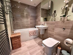 Apartment | Bathroom