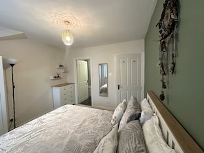 Apartment - Bright Seaside Apartment With Stunning River Views (Wallasey)