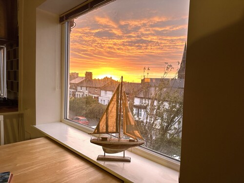 Bright Seaside Apartment With Stunning River Views