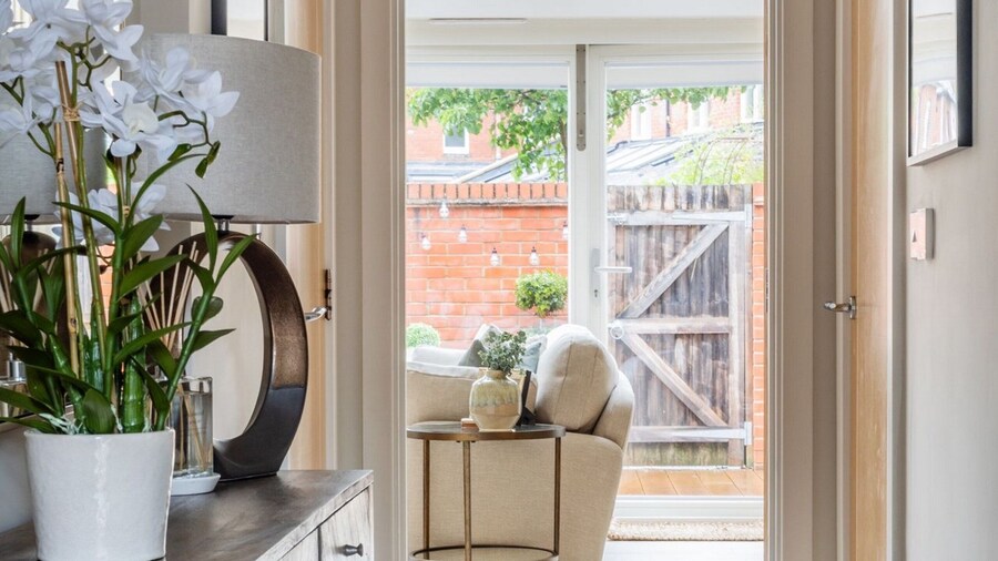 Stylish 3Bd Townhouse In Central Winchester