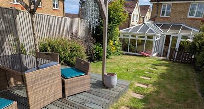 Modern 3B Eastbourne Retreat: Tranquil & Cozy Stay