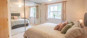 Modern 2-Bed Flat In Tavistock Centre