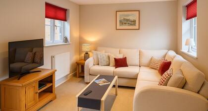 Elegant 2Bd Townhouse In Thirsk: Cozy & Stylish