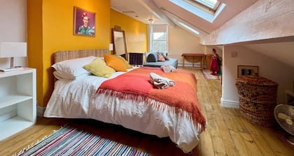 Charming 1880S 2Bd Haworth Home