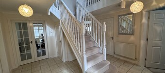 宽敞的四卧室考文垂特色房屋