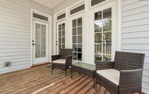 Terrace/patio - Enchanting 4-bedroom house with AC in Pinehurst (Pinehurst)
