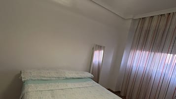 書桌、免費 Wi-Fi