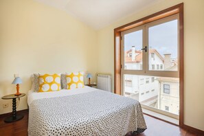 1 bedroom, iron/ironing board, Internet, bed sheets