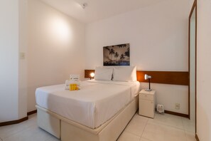 1 habitación, tabla de planchar con plancha, wifi gratis y ropa de cama 