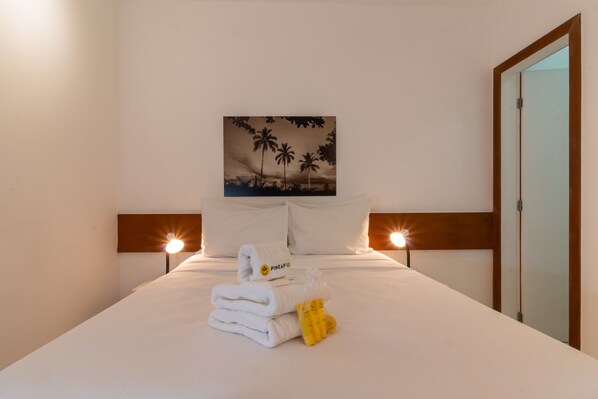 1 habitación, tabla de planchar con plancha, wifi gratis y ropa de cama