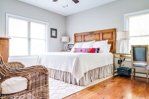 3 bedrooms, iron/ironing board, bed sheets