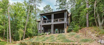 The best of both worlds! Lake Martin home minutes from Jordan-Hare stadium.