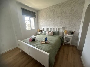 BĂŒgeleisen/BĂŒgelbrett, kostenloses WLAN, BettwĂ€sche