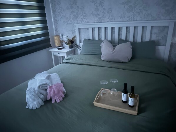 1 bedroom, iron/ironing board, free WiFi, bed sheets