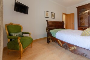 2 bedrooms