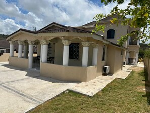 Exterior - Sea breeze retreat (Falmouth)