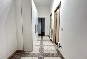 Interni