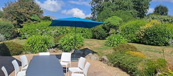 Vacation home just a stone's throw from the port and beaches