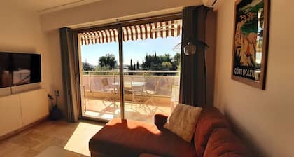 Bel appartement 2 chambres vue mer - piscine - tennis