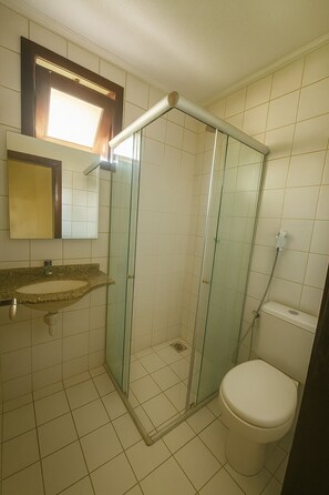 Shower, jetted tub, hair dryer, bidet