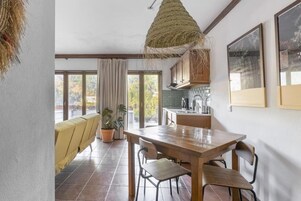 Deluxe Apartment, Kitchenette, Lake View | Living area