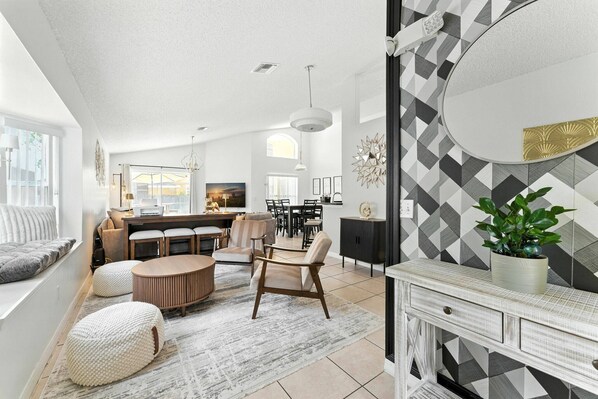 TV - Two Master Suites + Private Pool (Kissimmee)