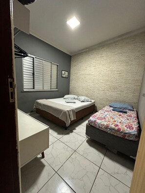 Premium-Haus, Poolzugang, Poolblick | Hochwertige Bettwaren, individuell dekoriert, individuell eingerichtet