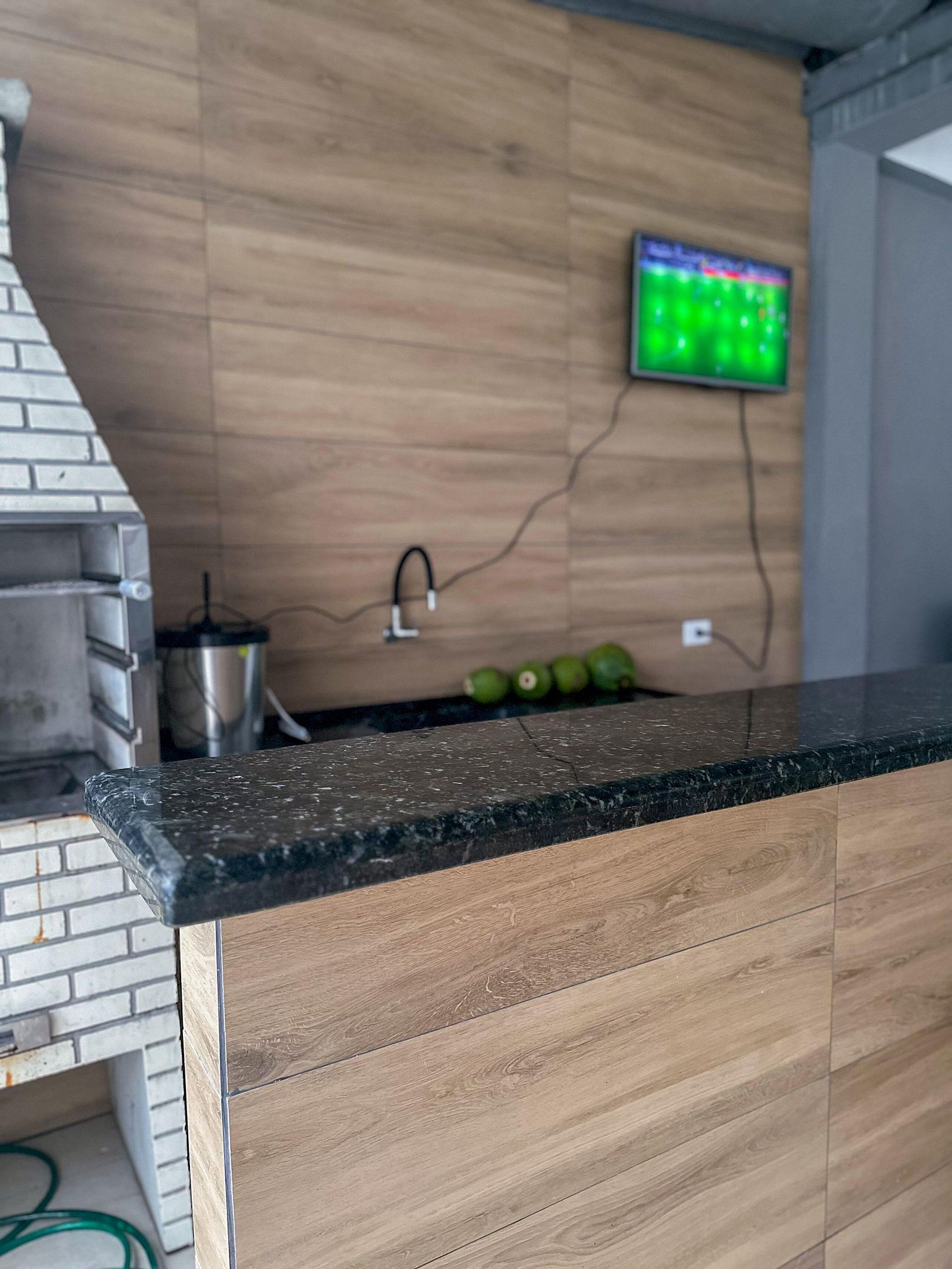 Premium House, Pool Access, Pool View | Television