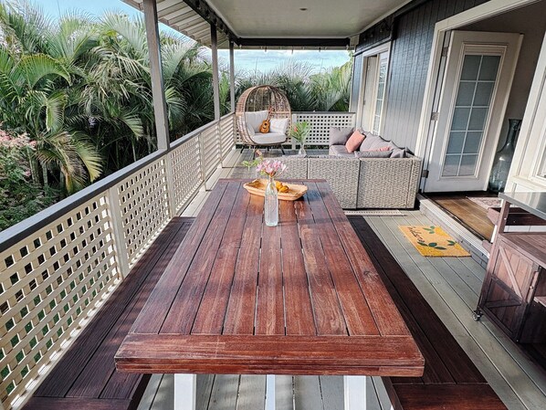 Outdoor dining