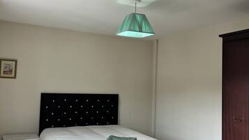 4 bedrooms, WiFi, bed sheets