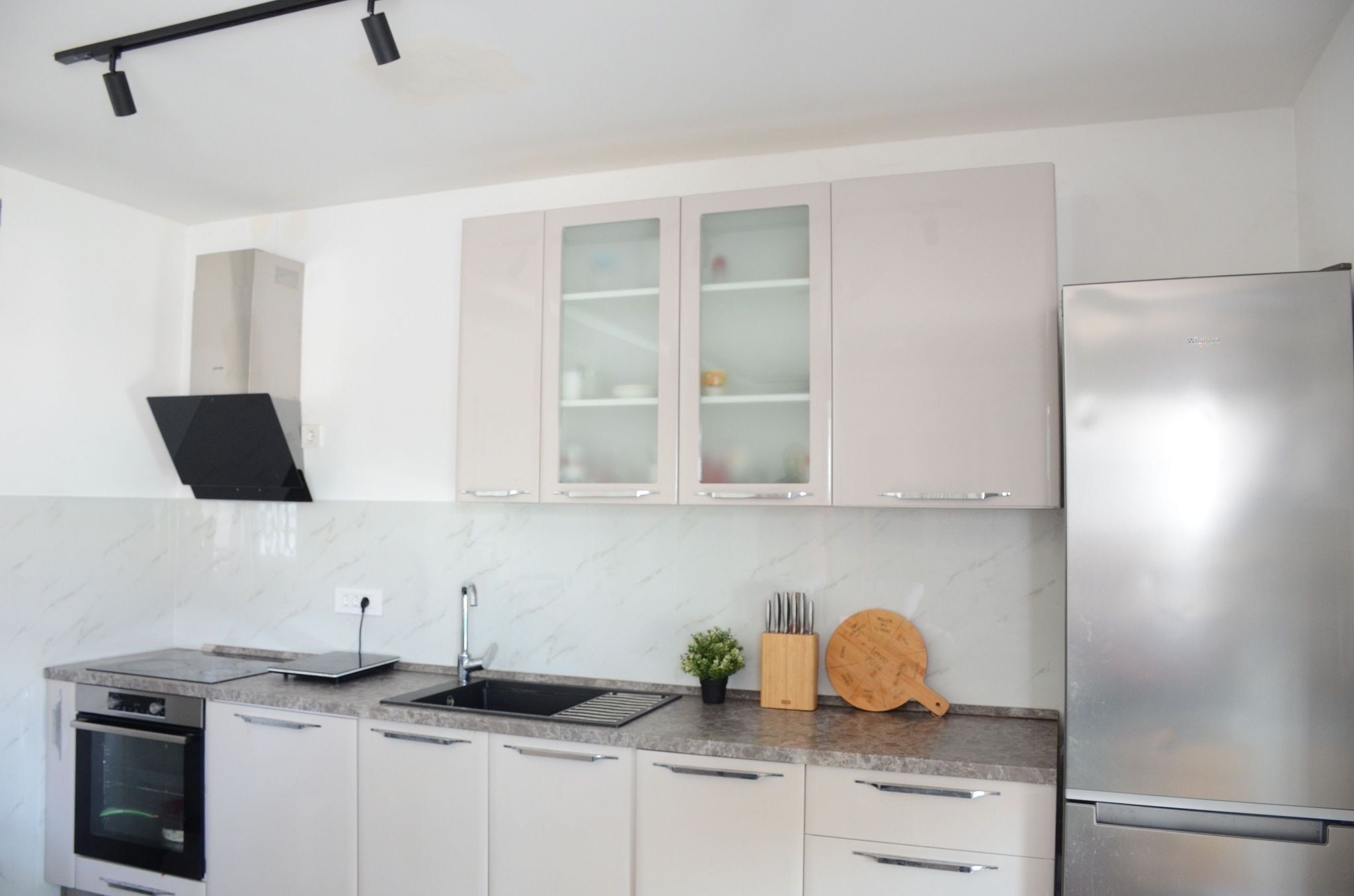 雪櫃、焗爐、爐具、洗碗機