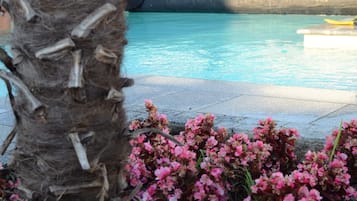 Piscina externa, piscina aquecida