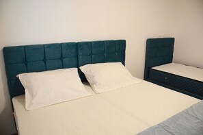 BĂŒgeleisen/BĂŒgelbrett, kostenloses WLAN, BettwĂ€sche, Rollstuhlgeeignet
