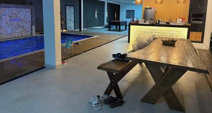 MC Style house in Salinas, PA, 8 beds and 4 suites