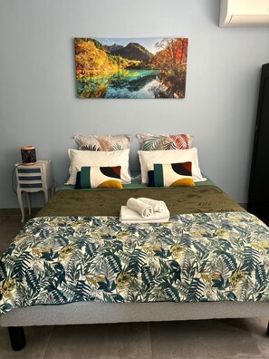 1 bedroom, soundproofing, iron/ironing board, WiFi