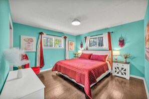 5 bedrooms, WiFi, bed sheets